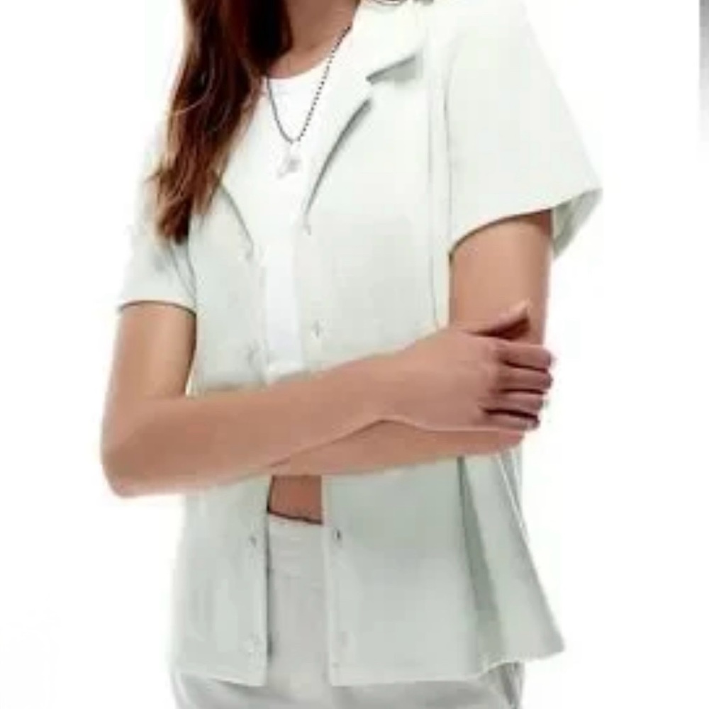 Women's White TNA Short Sleeve Aritzia Button-Up Top